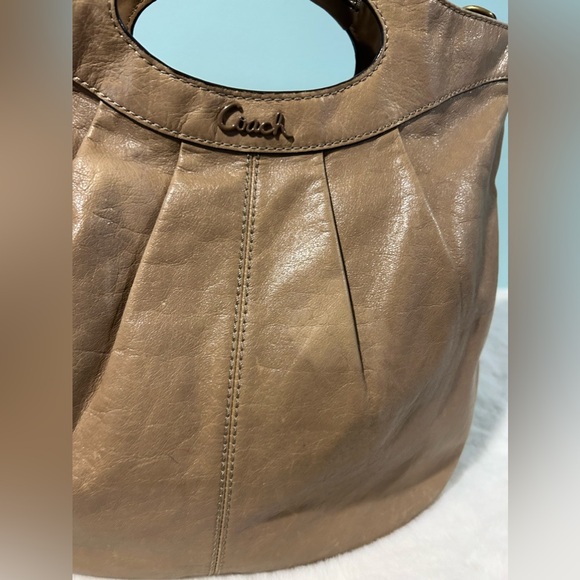 Coach 2way beautiful design brown bag. Authentic and pre-owned - Picture 7 of 8